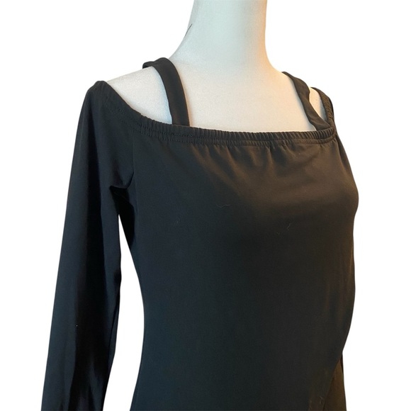 Elegant Black Off-Shoulder Tunic - Picture 3 of 5